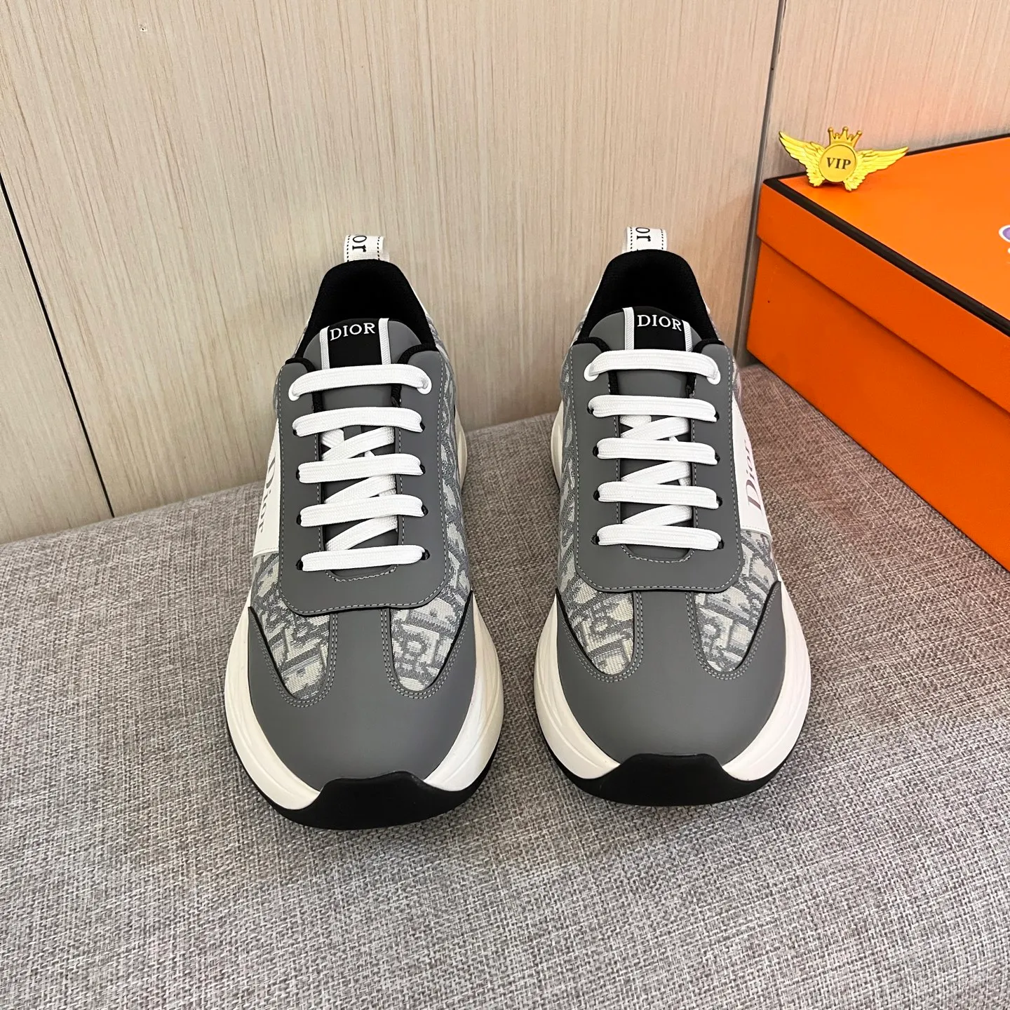 🚘🚘Factory batch 460 men's shoes💰[Dior]🔥 High-end men's shoes brand official website 1:1 latest masterpiece: uppers are made of Italian imported first-layer cowhide with comfortable and breathable lining➕original non-slip and wear-resistant outsole🔥, making walking more convenient and comfortable! An exclusive new model, a stunning work, a beautiful 1:1 replica [color] compared to the official quality! Create a fashionable personality to set off your uniqueness! A must-have for trendy men! Classic 🔥Size: 38-44 Color: 🔥 2⃣️colors available🔥.
